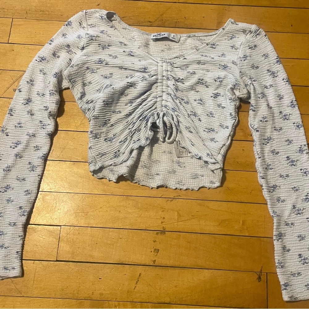 Blue Flowered Long Sleeve Hollister Crop Tol